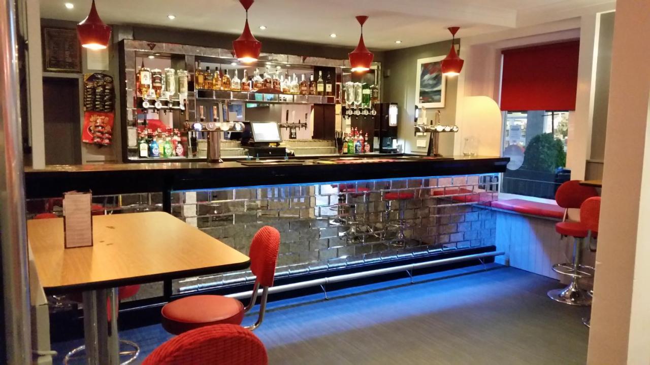 אלנס Commercial Hotel מראה חיצוני תמונה